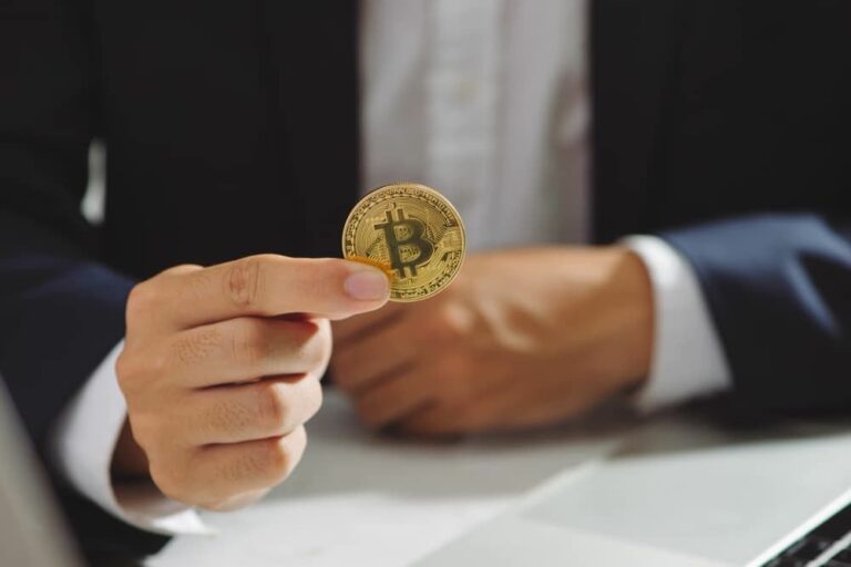52% of investors plan to avoid investing in cryptocurrencies in 2023