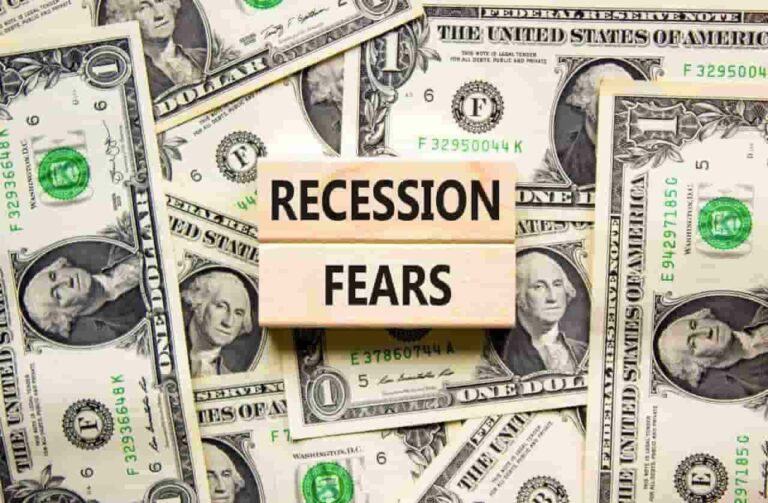 2 recession-proof stocks for 2023