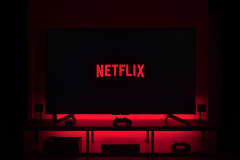 AI predicts Netflix stock price for end of 2024
